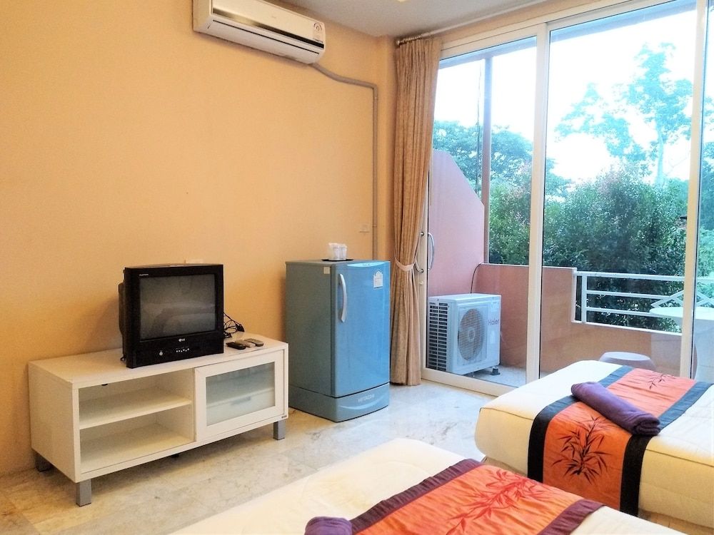 Khao Saming Paradise Resort Superior Twin Room 5