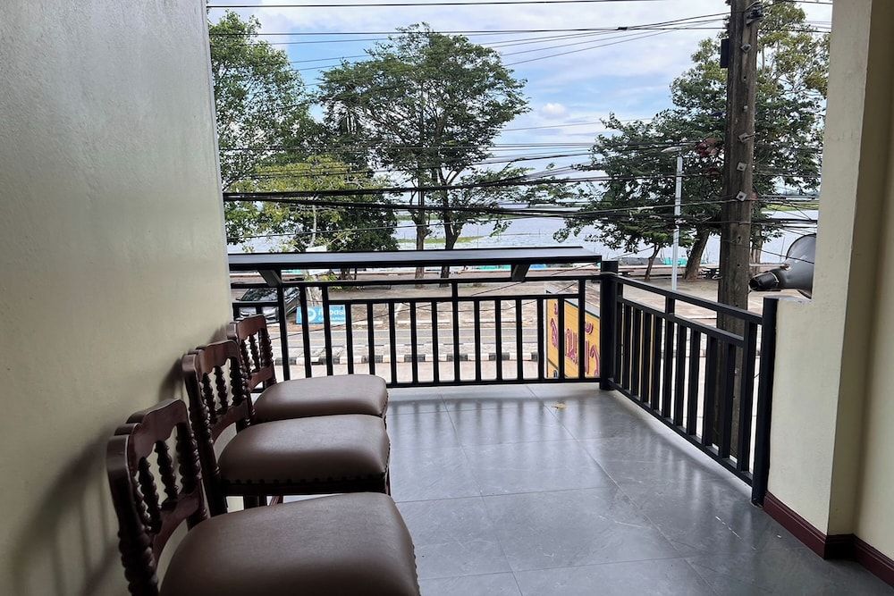 Lan Bua Resort Family Room, Balcony, Lake View 11
