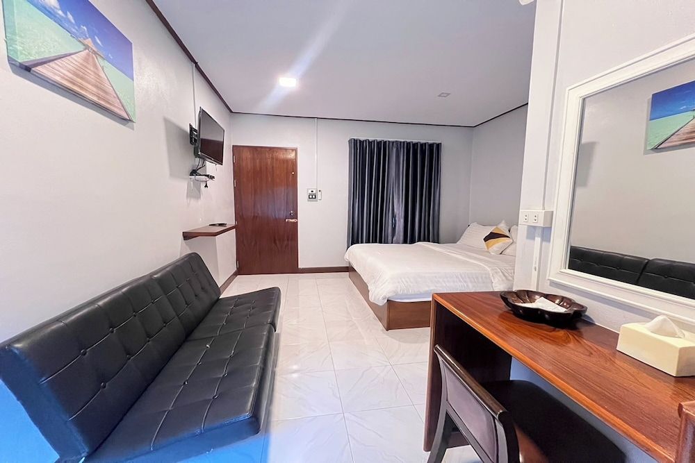 Lan Bua Resort Standard Room 2