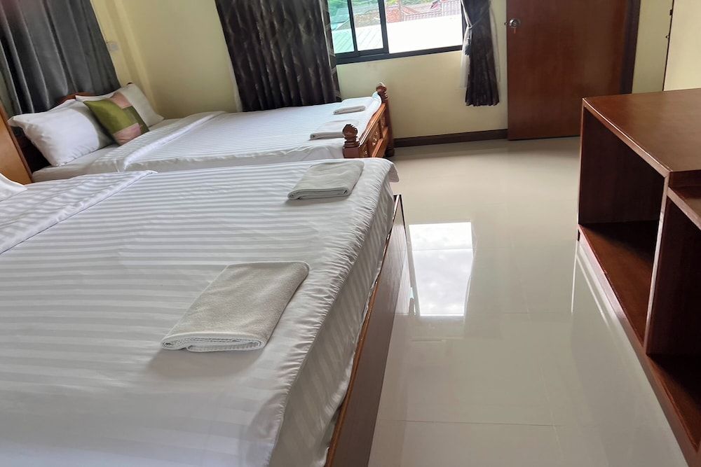 Lan Bua Resort Family Room, Balcony, Lake View 7