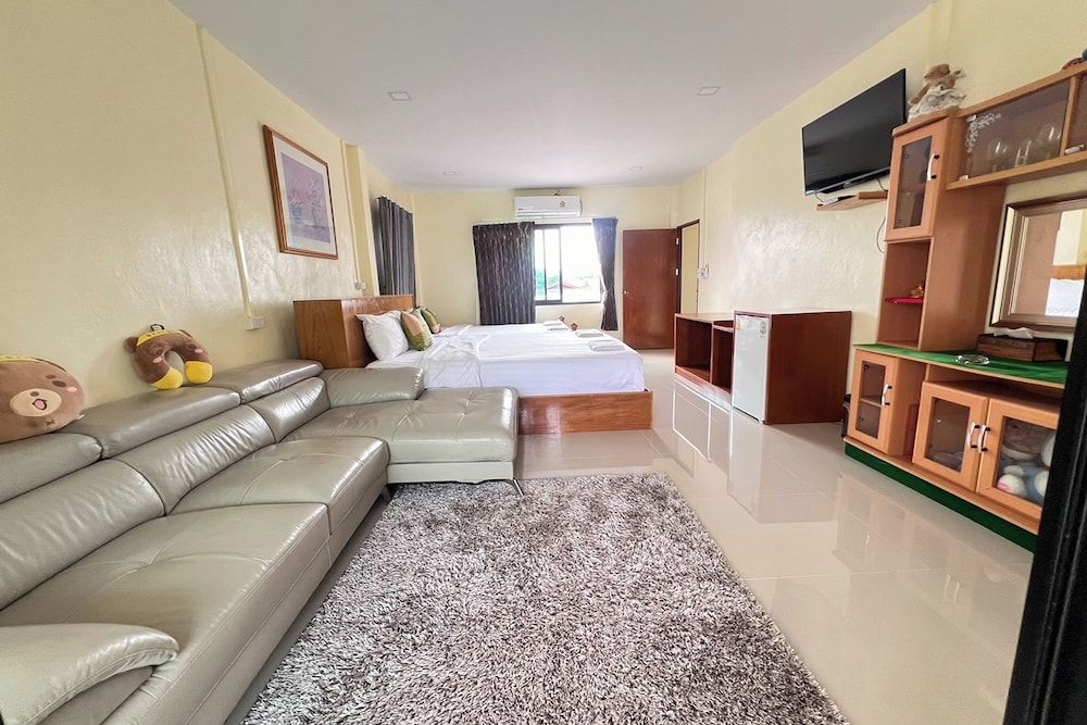 Lan Bua Resort Family Room, Balcony, Lake View 5