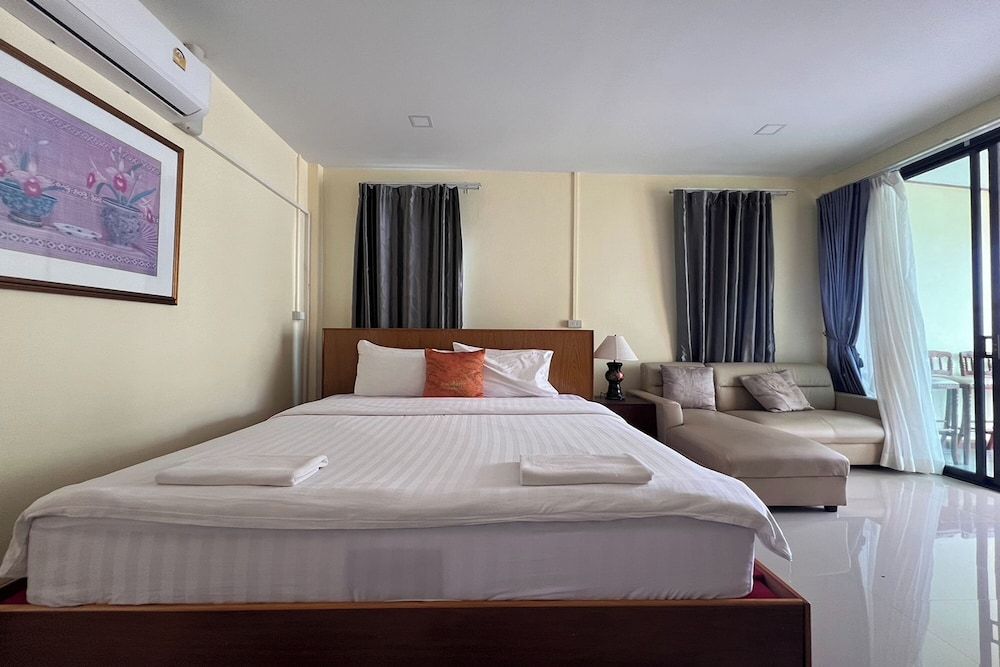 Lan Bua Resort Superior Room, Balcony, Lake View 6