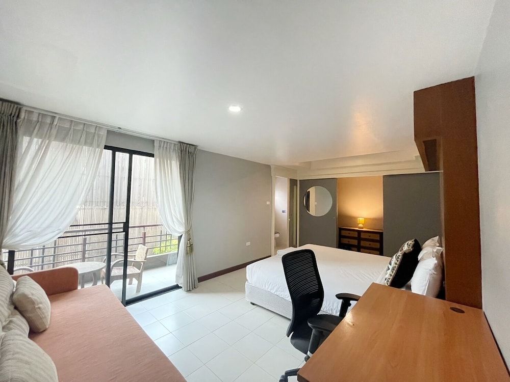 Premium Room, 1 King Bed