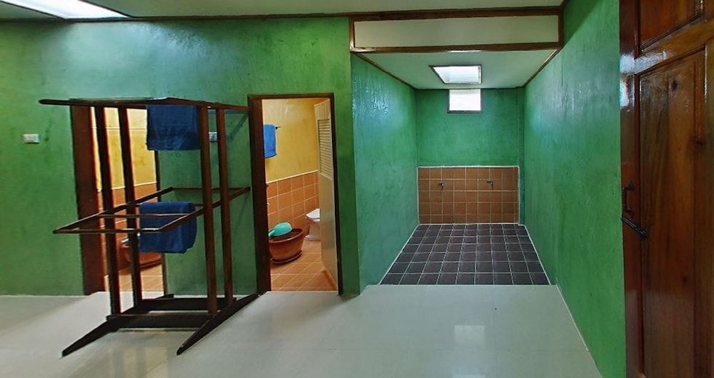 Lampam Resort Group Room 2