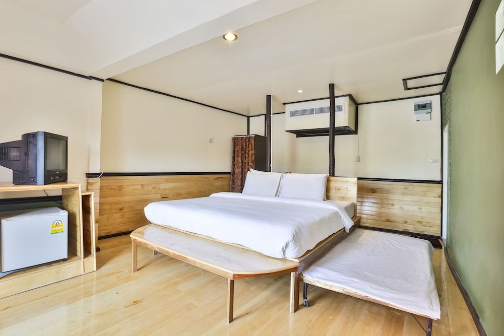 Lampam Resort Standard Double Room 2