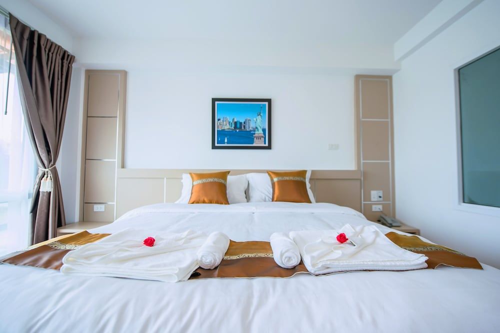 MS Hotel & Resort Si Racha Superior Room, 1 King Bed, Refrigerator