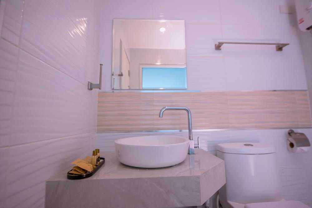 MS Hotel & Resort Si Racha Superior Room, 1 King Bed, Refrigerator 6