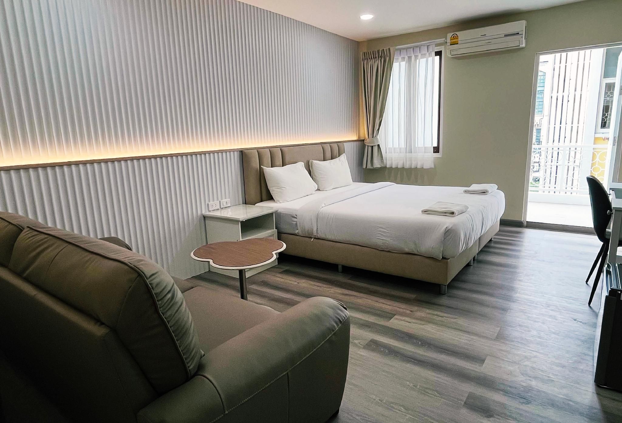 Excel Hotel Bangkok Grand Deluxe Balcony