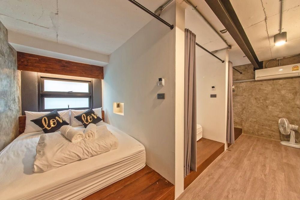 The Entaneer Poshtel - Hostel Deluxe 3 Bed Female Dorm 2