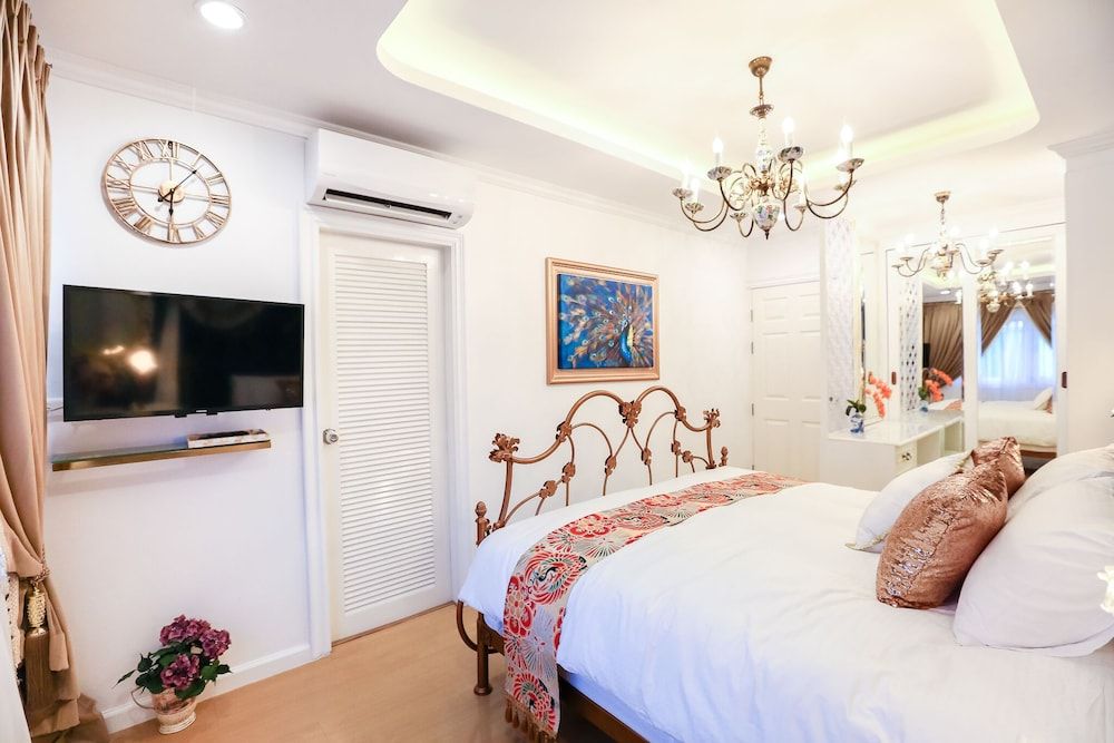 Sabai Space Bangkok Luxury Townhome 9