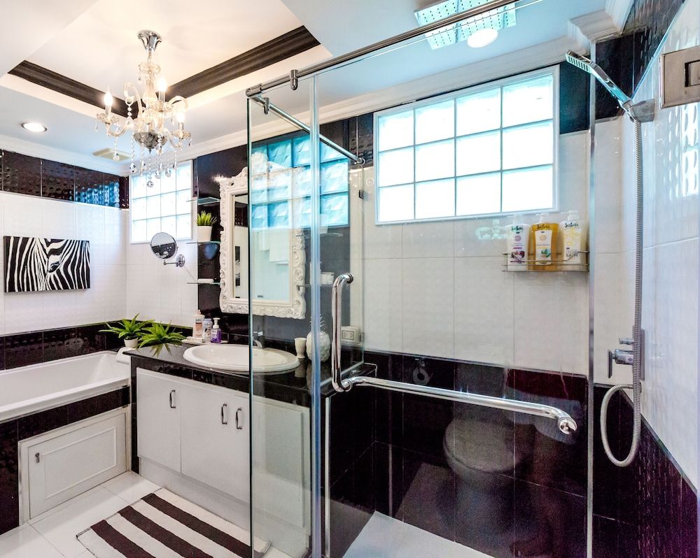 Sabai Space Bangkok Luxury 4-Bedroom Townhome 18