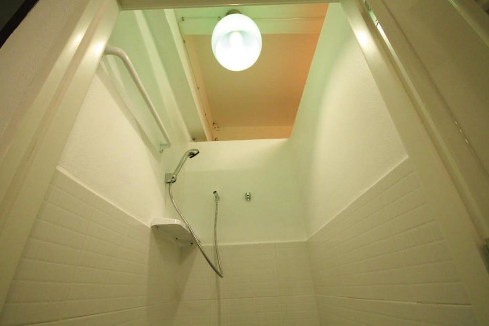 Mint Hostel 10-Bed Mixed Dormitory Room 2