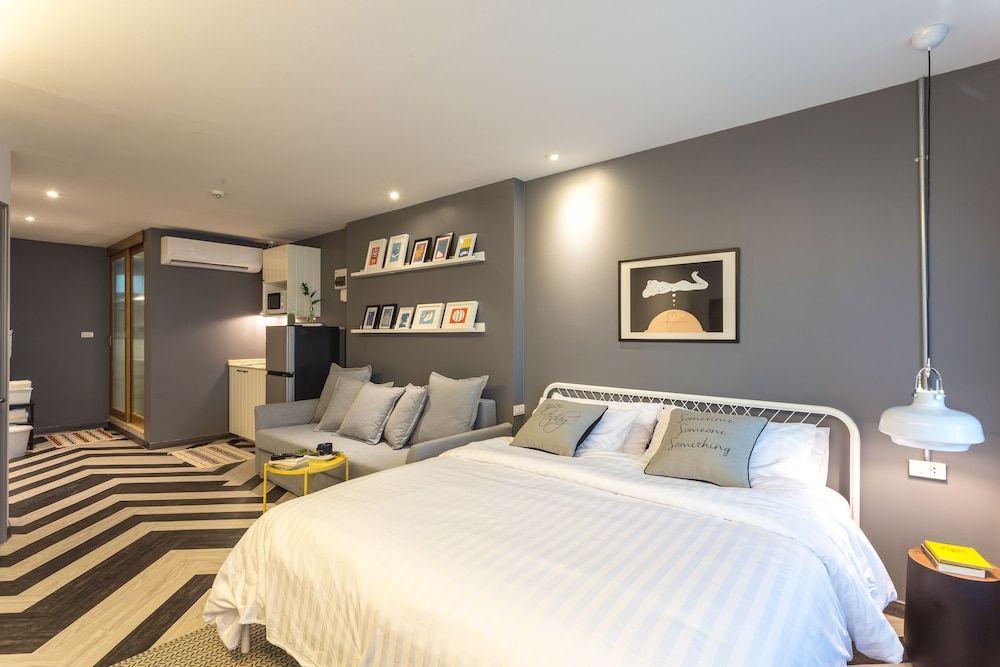 Vacation Bangkok The Artistic Home Deluxe Double Room