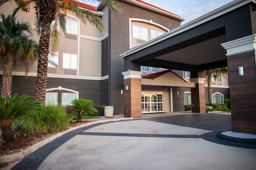 undefined La Quinta Inn & Suites by Wyndham Houston East at Normandy 6