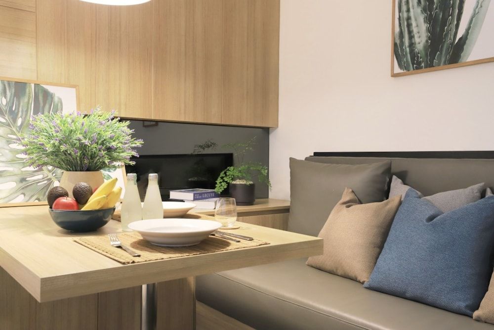 Alix Bangkok Hotel Deluxe Double Room 9