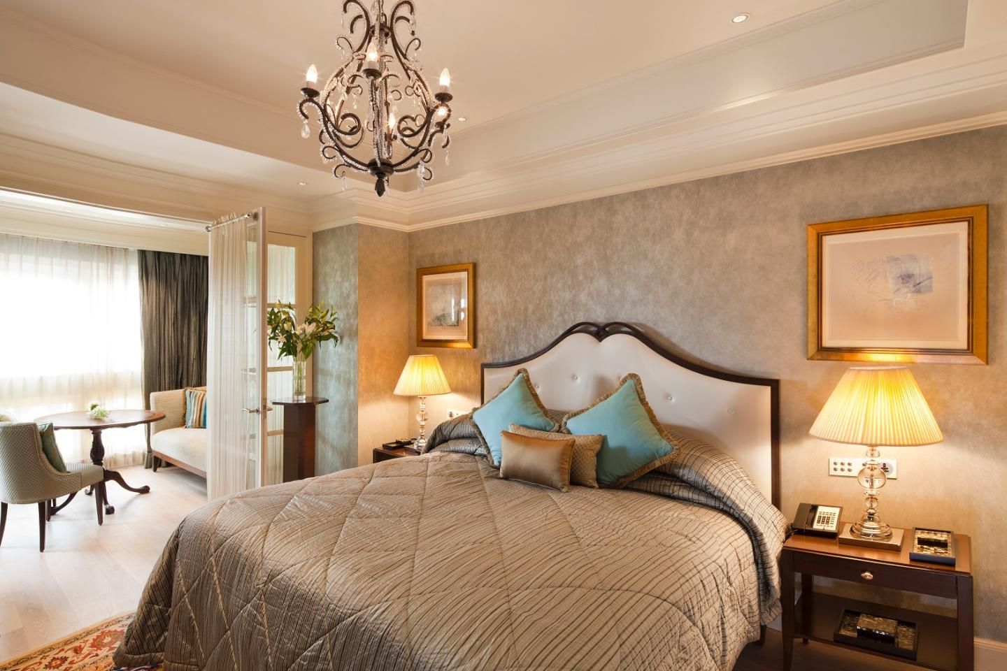 The Taj Mahal Palace, Mumbai Luxury Room  2