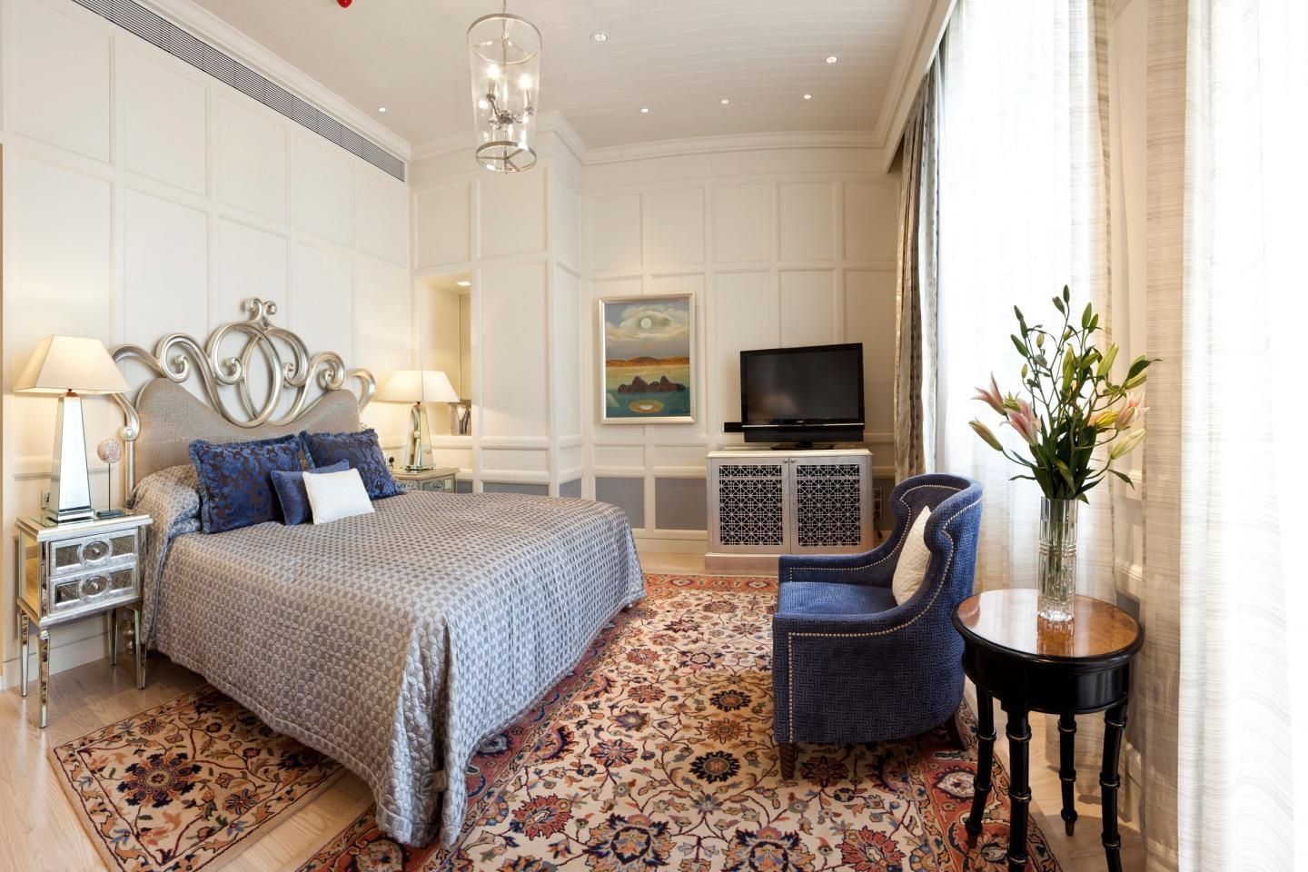 Taj Club Room City View with 01- way Airport Transfers