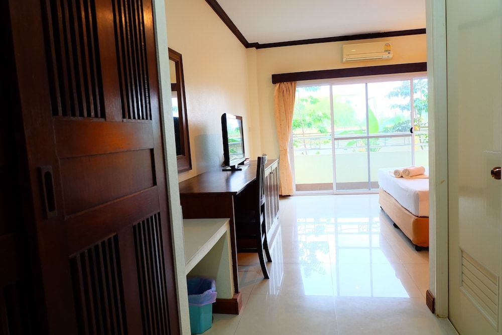 Baan Suanphet Resort Standard Double Room 7
