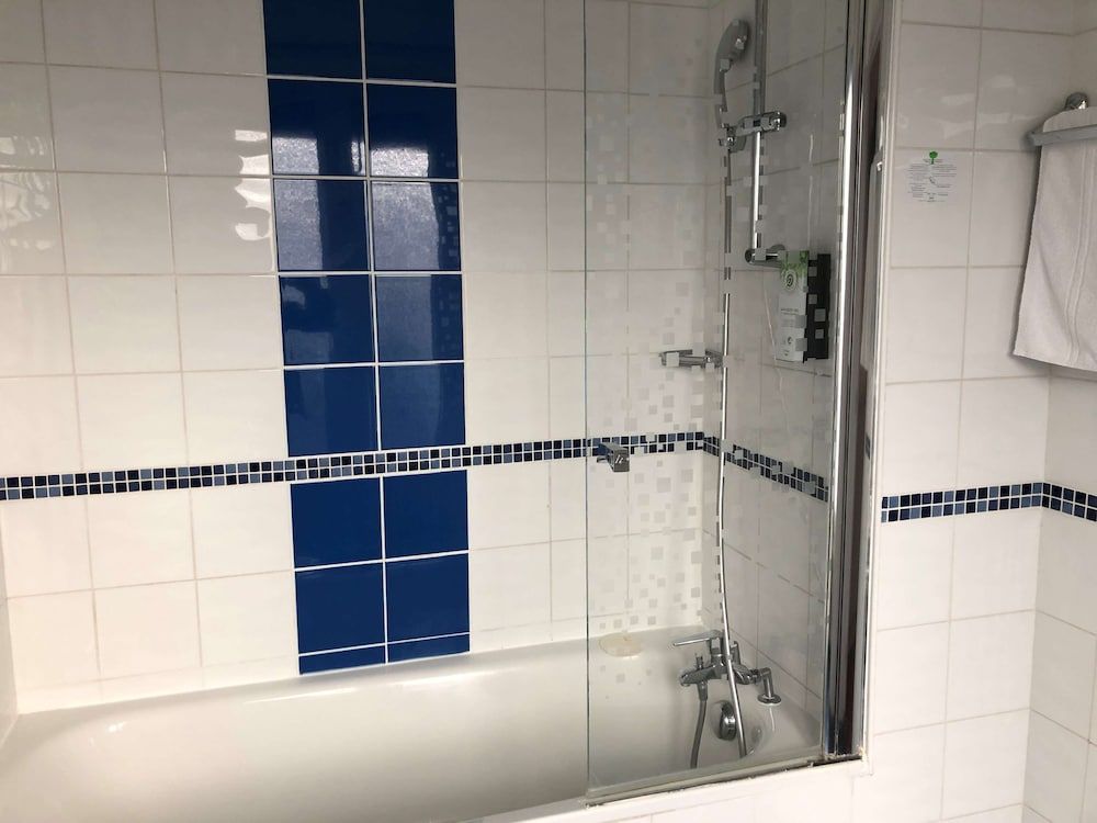 Kyriad Paris 13 - Italie Gobelins Standard Room, 1 Double Bed 9