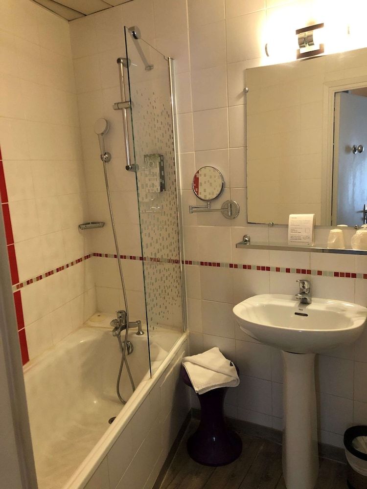 Kyriad Paris 13 - Italie Gobelins Standard Room, 1 Double Bed 8