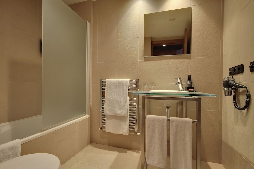 Hotel Badalona Tower Double Room (Breakfast Included) 7