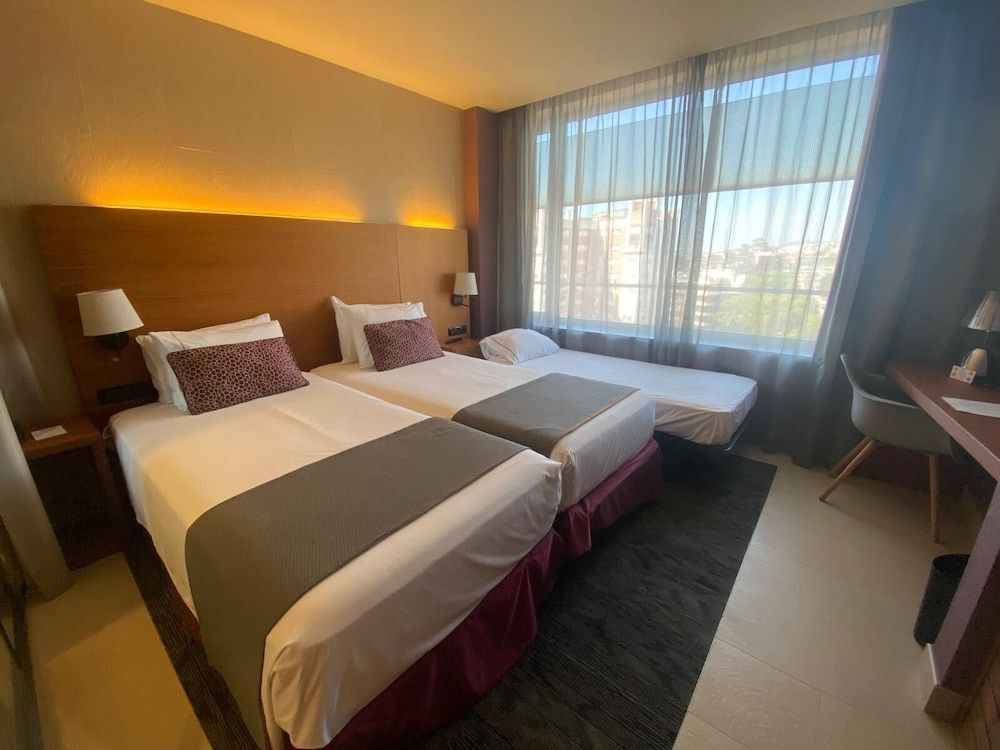 Hotel Badalona Tower Standard Room with Extra Bed
