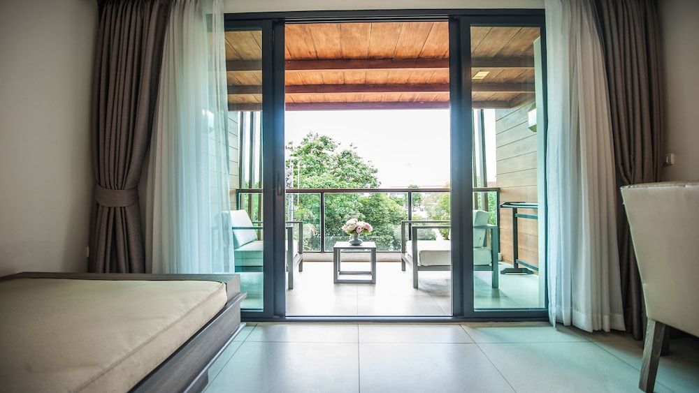 undefined B2 Riverside Premier Resort 7