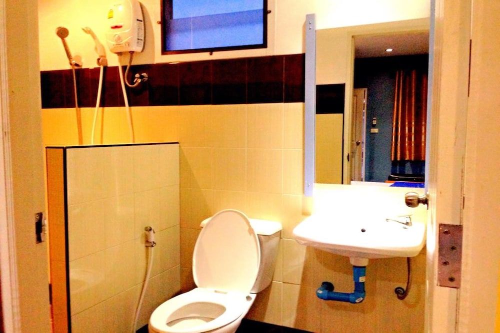 Zigzag Resort Yasothorn Standard Room 3