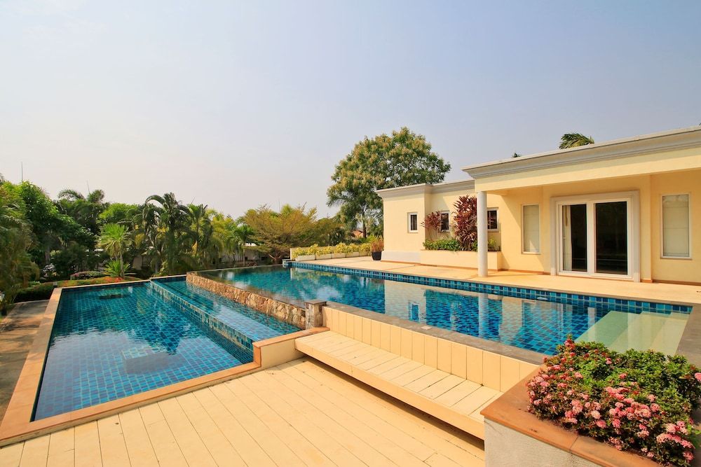 Pattaya Sunset Villa 4 Bedroom Sleeps 8 4-Bedroom Villa 31