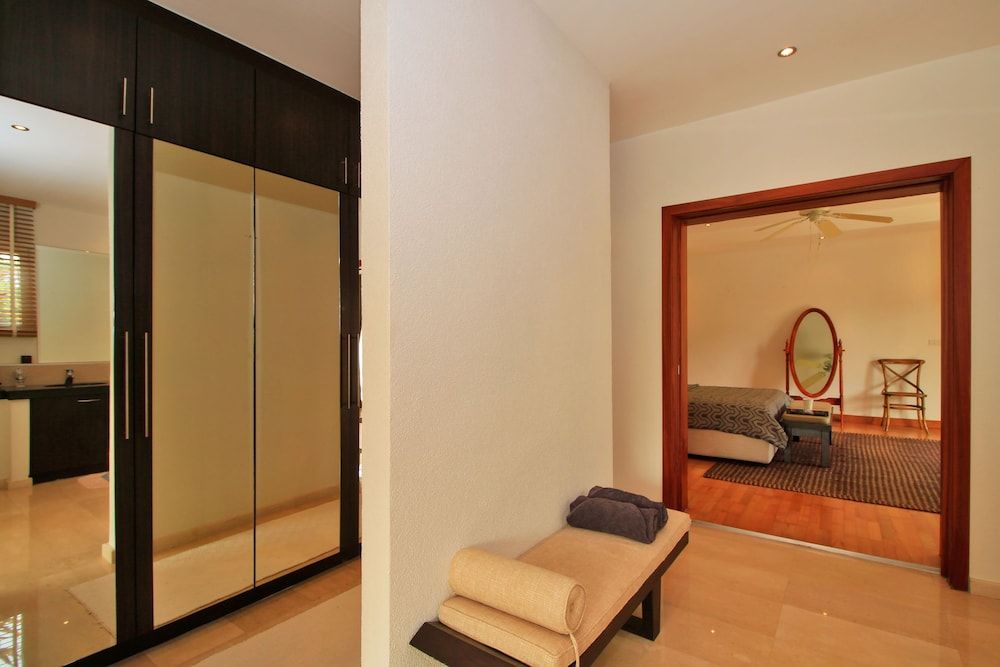 Pattaya Sunset Villa 4 Bedroom Sleeps 8 4-Bedroom Villa 36