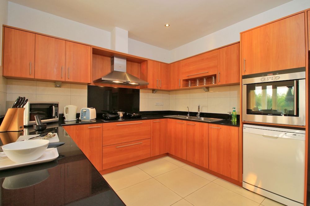 Pattaya Sunset Villa 4 Bedroom Sleeps 8 4-Bedroom Villa 25