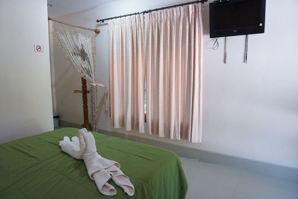 Nampueng Resort Deluxe Room 6