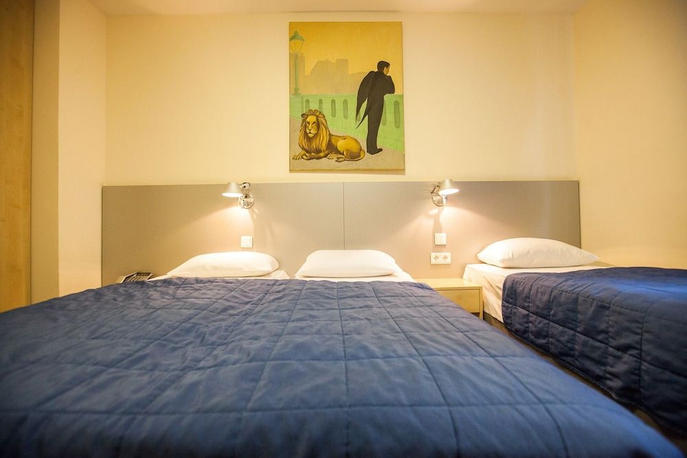 undefined Hotel Münchner Hof 4