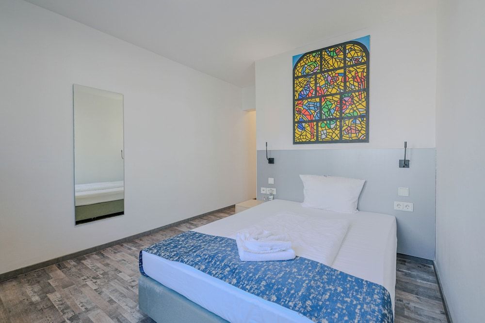undefined Hotel Münchner Hof 9