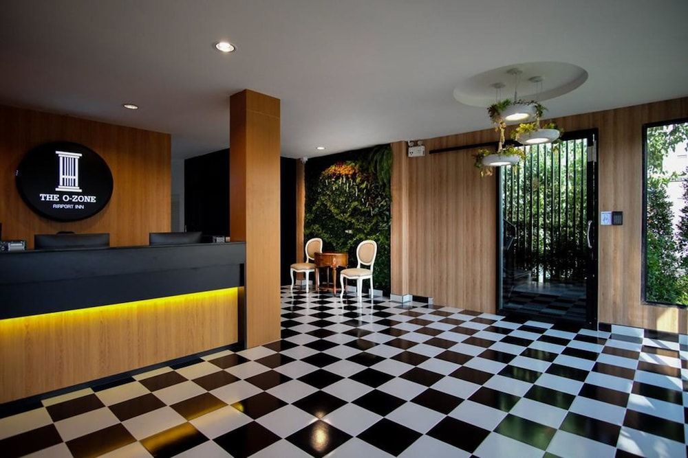 undefined The O-Zone Airport Inn 5