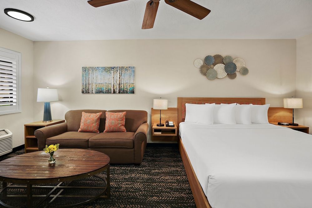 La Fuente Inn & Suites Studio Suite, 1 Queen Bed with Sofa bed, Accessible, Non Smoking