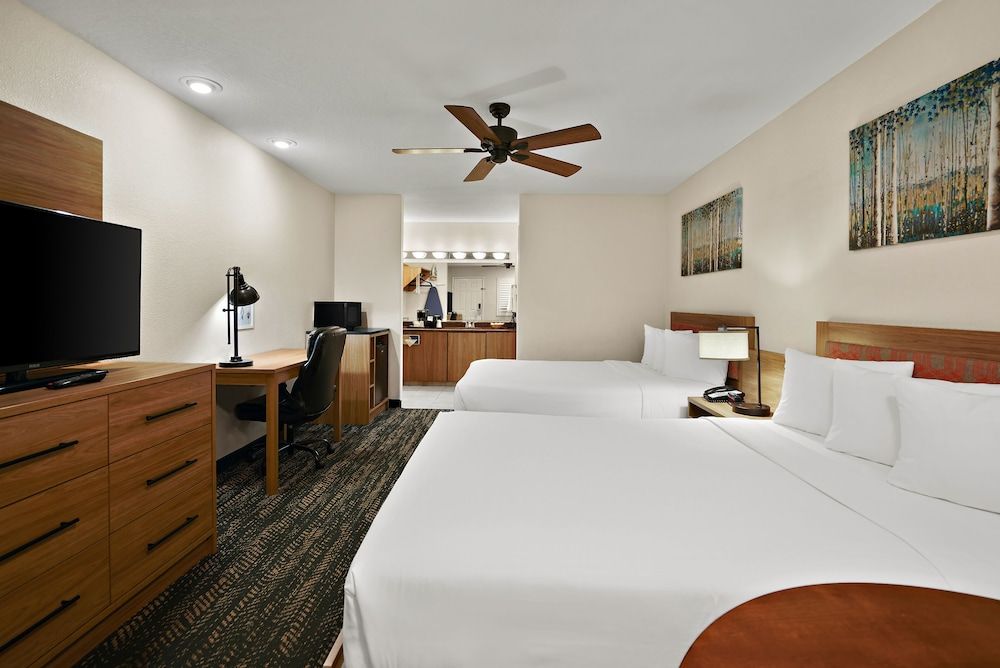 La Fuente Inn & Suites Studio Suite, 2 Queen Beds, Non Smoking