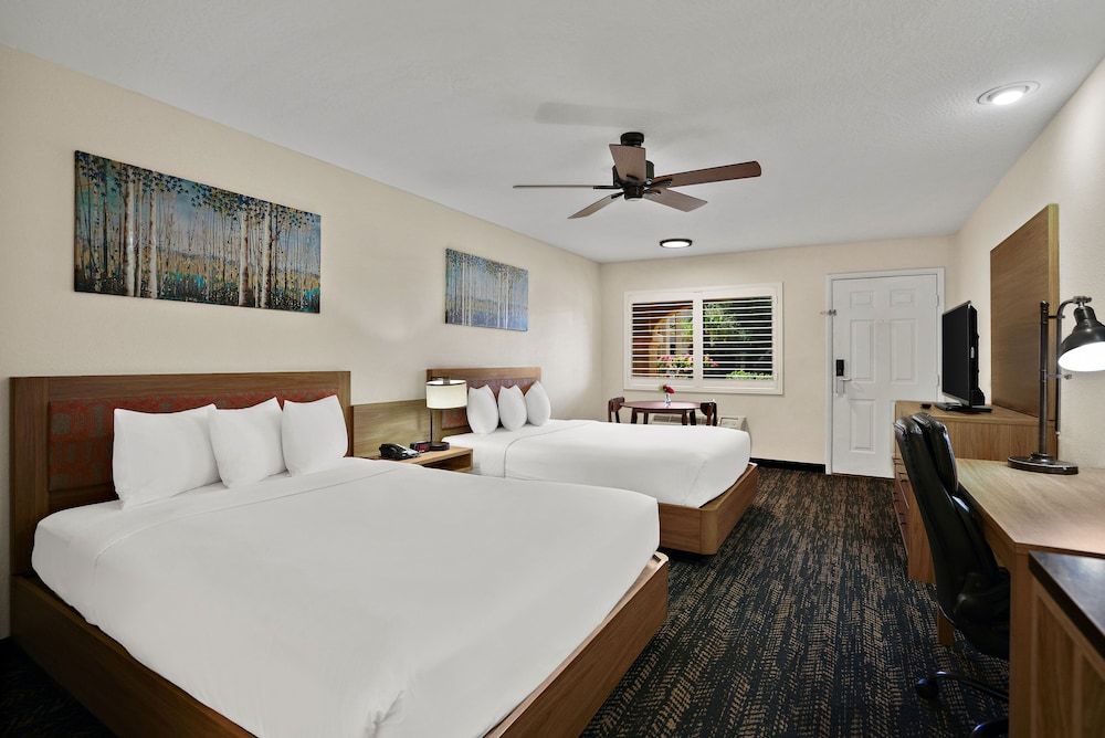 La Fuente Inn & Suites Studio Suite, 2 Queen Beds, Non Smoking 2