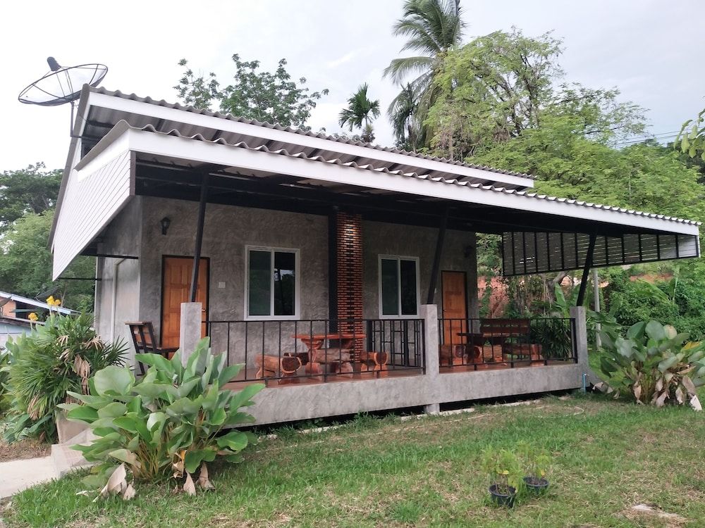 Happy Home Resort Standard Quadruple Room 2