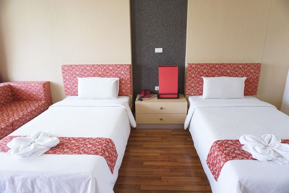 Panatara Hotel Deluxe Twin Room 5