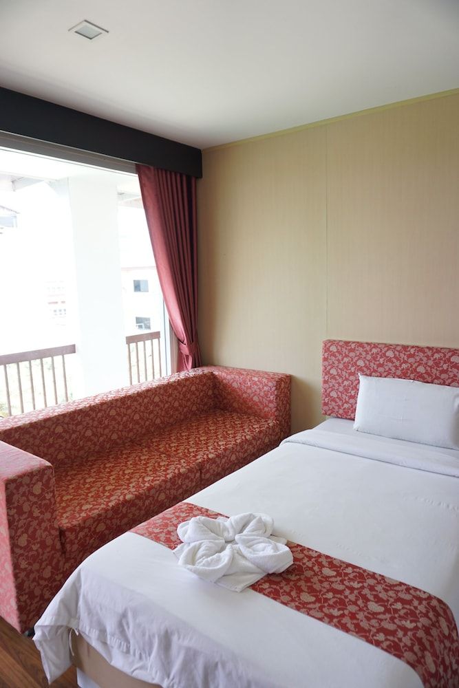 Panatara Hotel Deluxe Twin Room 7