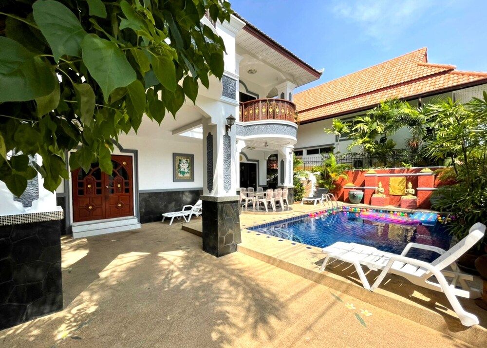 undefined Madee Villa - Pattaya Holiday House Walking Street 5