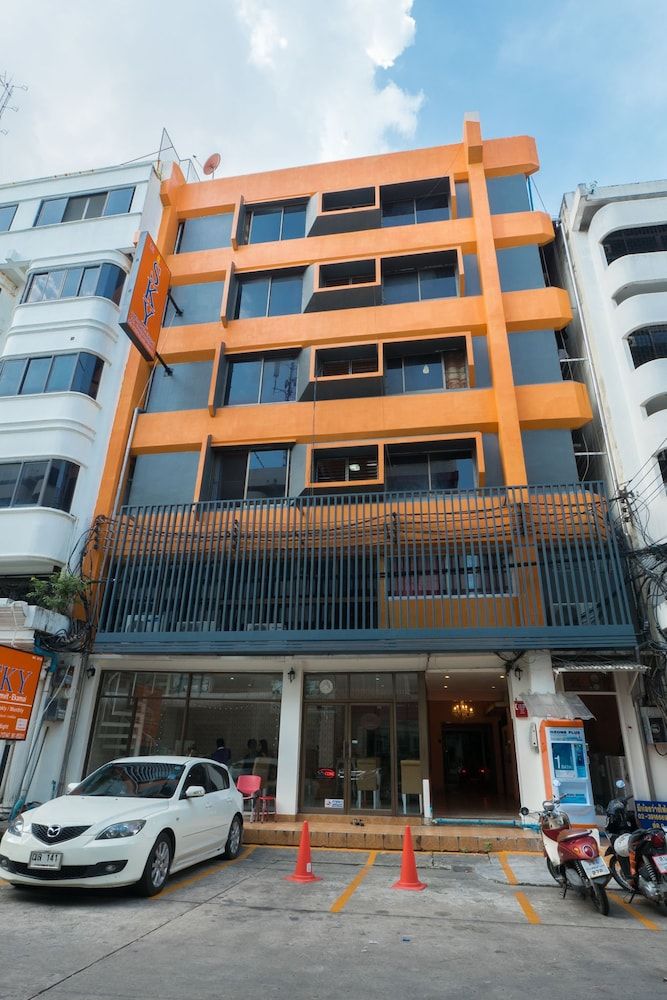 undefined De Sky Sukhumvit Ekkamai 2