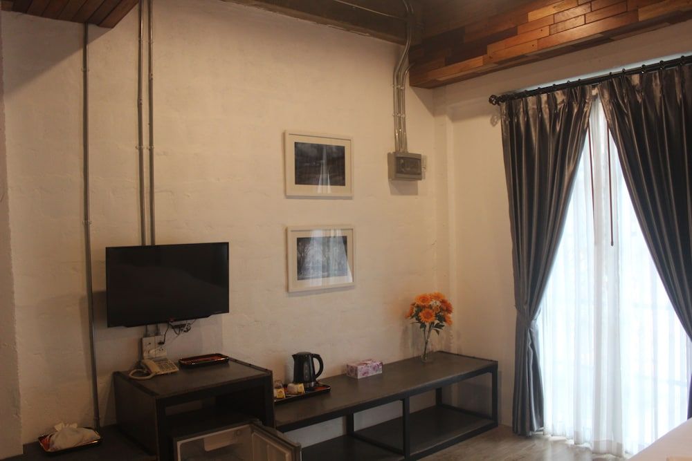 The Warehouse Chiang Mai Superior Room 17