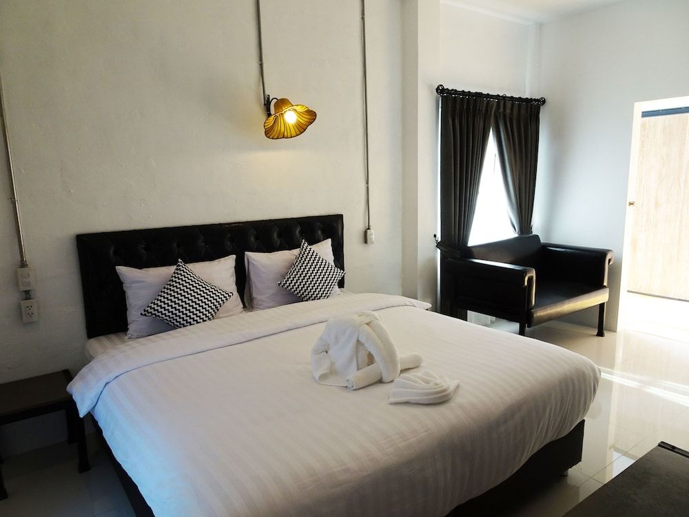 Family Double Room, 2 Bedrooms, Pool Access, Pool View