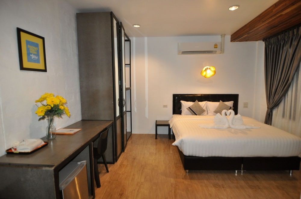 The Warehouse Chiang Mai Superior Room 5