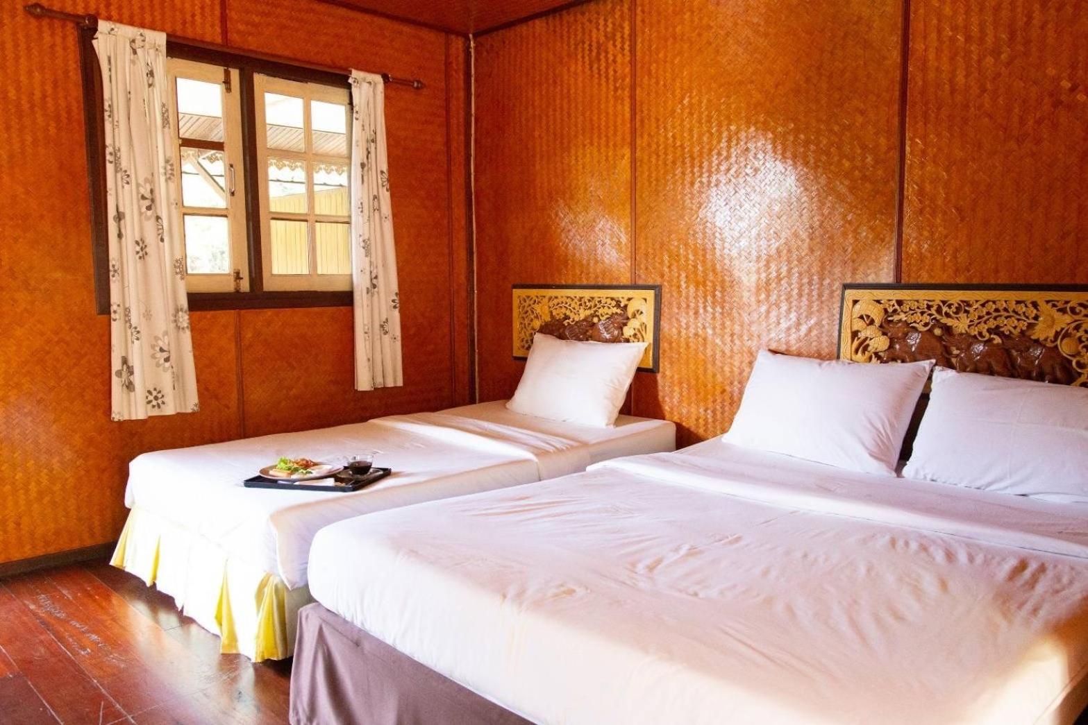 Baanpufa Resort Deluxe Triple Room 2