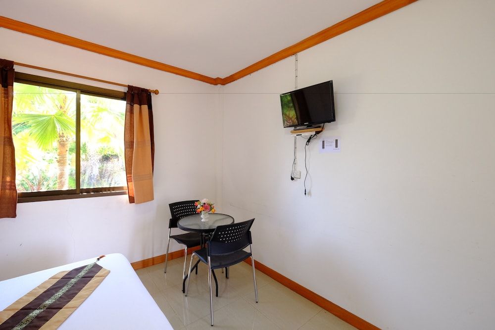 Paktraporn Resort Standard Bungalow 7