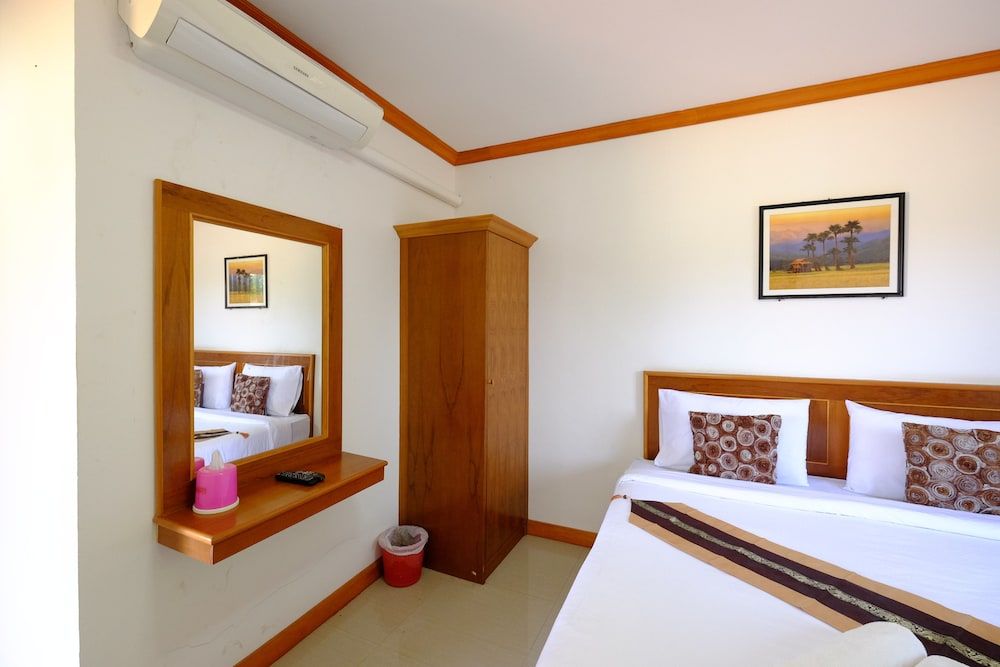 Paktraporn Resort Standard Bungalow 5