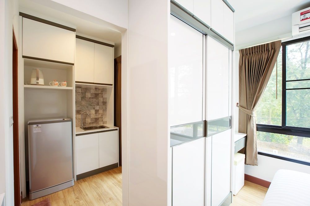 B2 Sriracha Premier Hotel Superior Premier Room 6